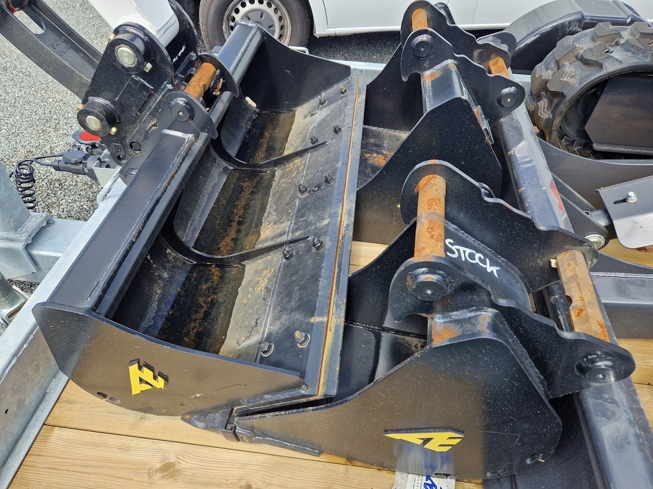 Bobcat E27Z (2023) – Mini-pelle 2,7T – 1 heure – Avec Remorque ECIM 3T5 + BRH Furukawa – Image 3