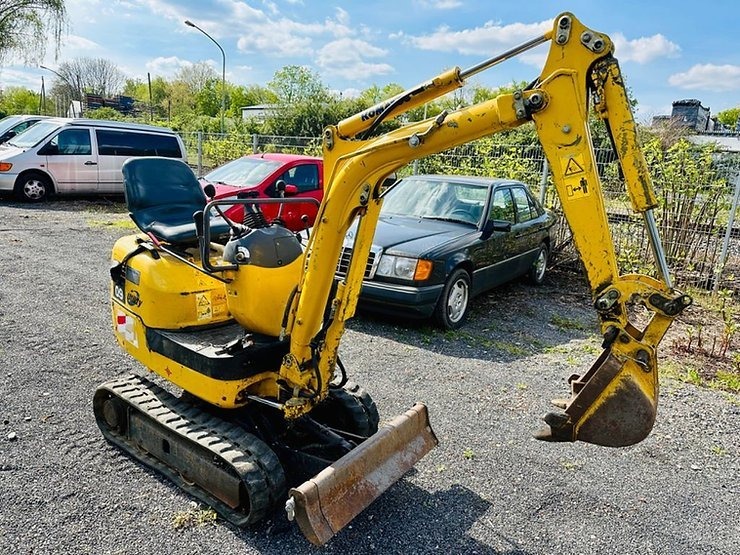 Komatsu PC09-1 (2008) – Mini Pelle 0,8T – 1 500 h