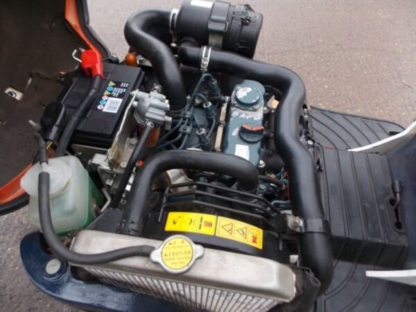 Kubota K008-3 Micro (2013) – Mini-Pelle 0,8T avec Moteur Neuf – 2 694 h – 3 Godets – Image 6