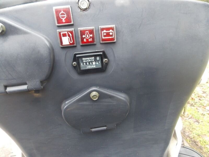 Kubota K008-3 Micro (2013) – Mini-Pelle 0,8T avec Moteur Neuf – 2 694 h – 3 Godets – Image 10