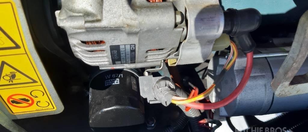 Kubota KX015-4 (2015) – Mini-pelle d’occasion 1,5T, révisée, livrée avec 3 godets – 3 880 h – Image 15