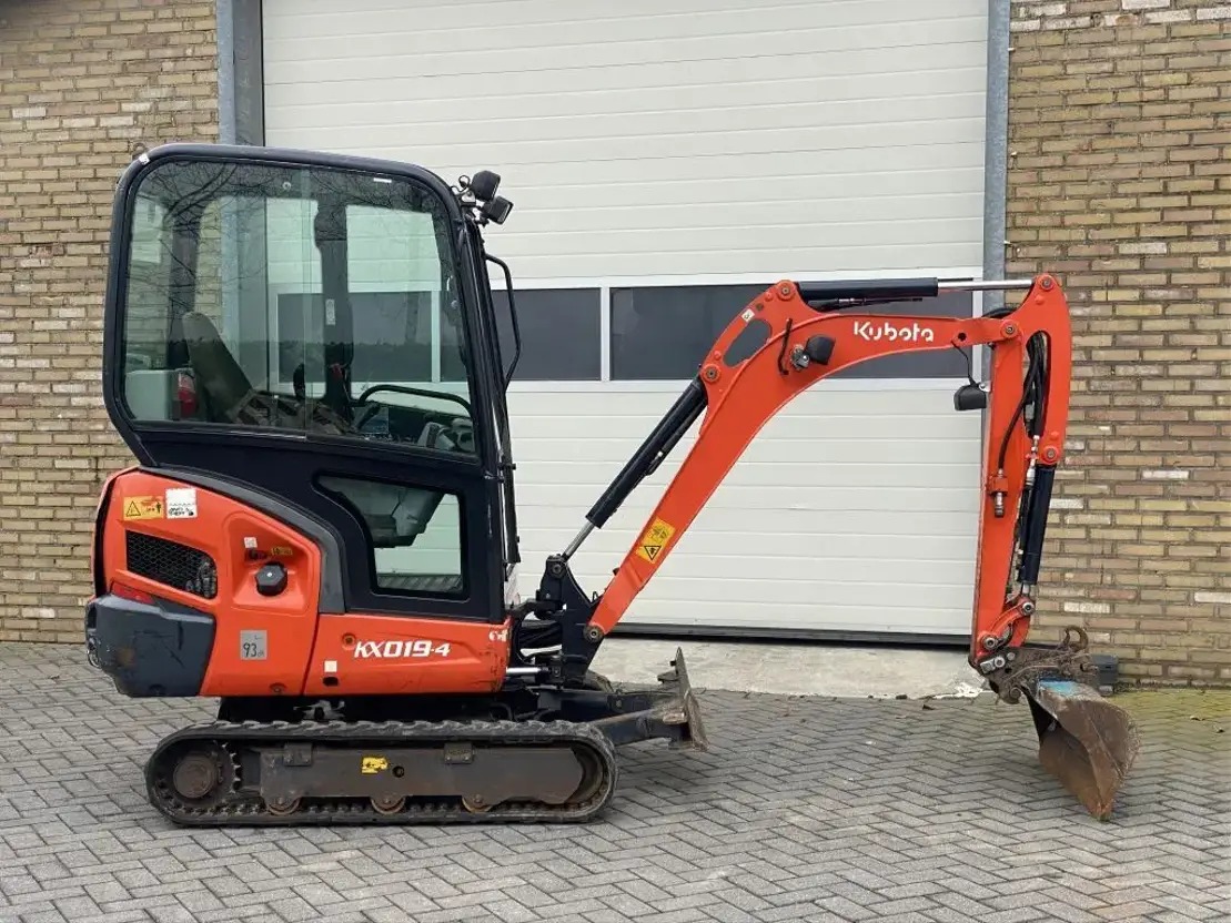 Kubota KX019-4 (2012) – Mini-pelle 1,8T – 8 386 h –Fournie avec 3 godets – Prête à l’emploi – Image 15