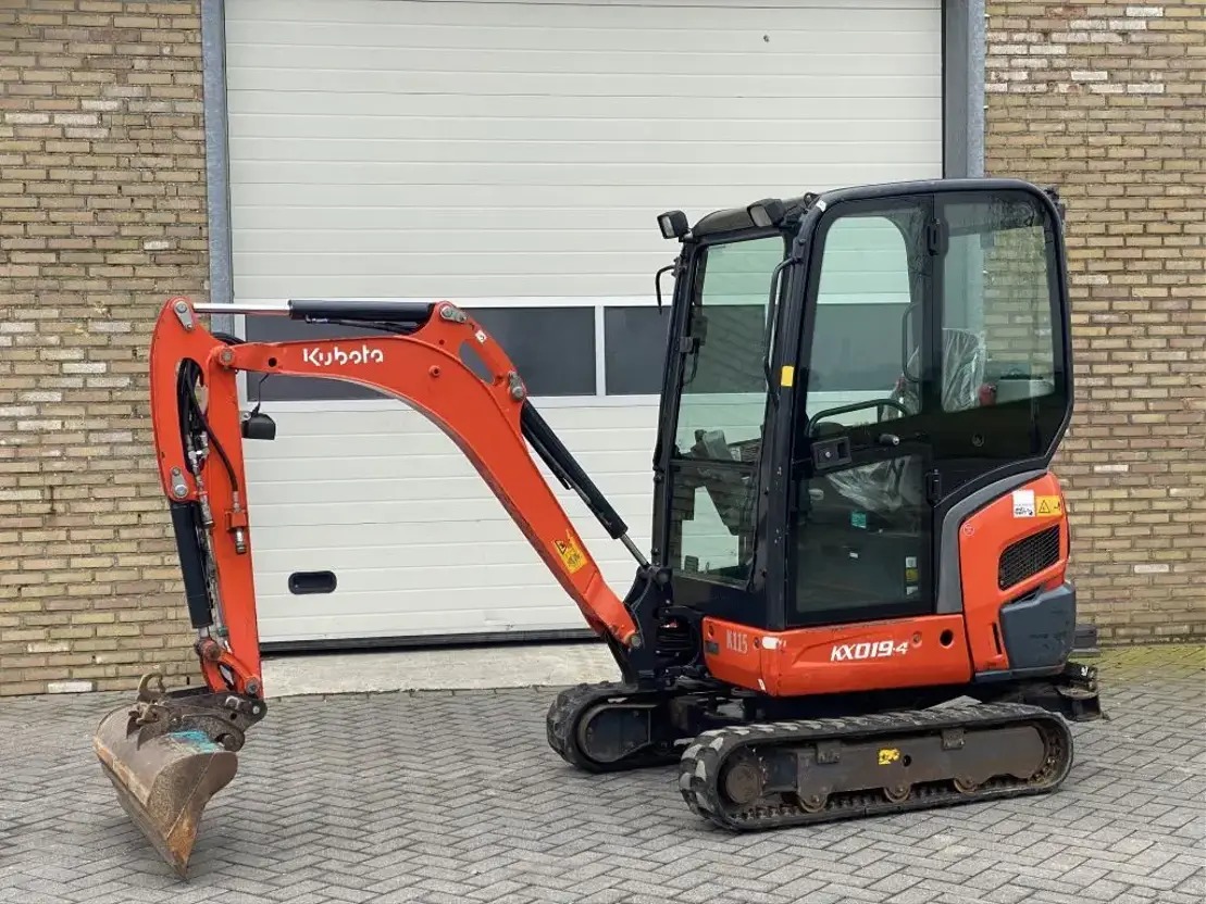 Kubota KX019-4 (2012) – Mini-pelle 1,8T – 8 386 h –Fournie avec 3 godets – Prête à l’emploi – Image 14