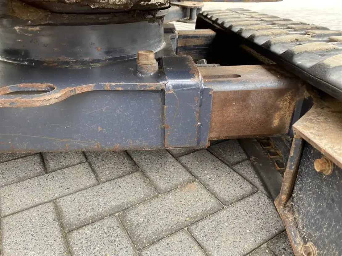 Kubota KX019-4 (2012) – Mini-pelle 1,8T – 8 386 h –Fournie avec 3 godets – Prête à l’emploi – Image 10