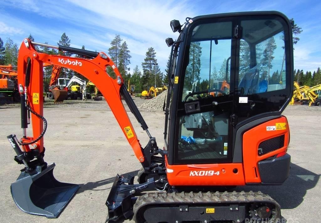Kubota KX019-4 (2022) – Mini-pelle 1,9T – 10 h – État Neuf – 3 godets – Prête à l’emploi – Image 4