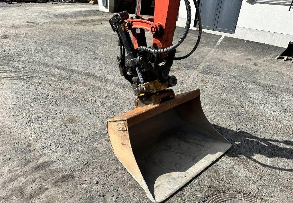 Kubota KX057-4 (2018) – Mini-pelle 5,6T – 5 600 h – Révisée – 3 godets inclus – Image 2