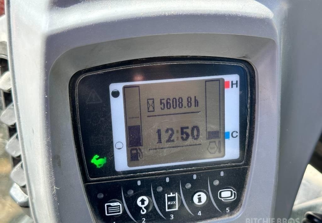 Kubota KX057-4 (2018) – Mini-pelle 5,6T – 5 600 h – Révisée – 3 godets inclus – Image 9