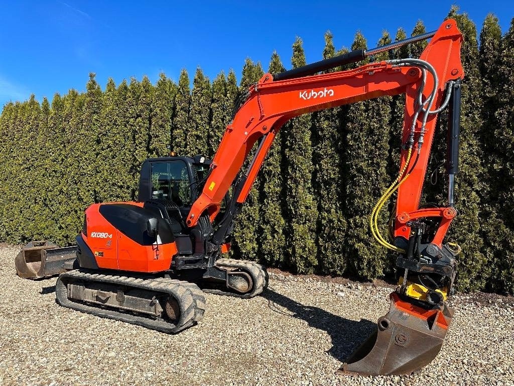 Kubota KX080-4 avec ENGCON – Mini-pelle 8,27 tonnes – Livrée avec 3 godets