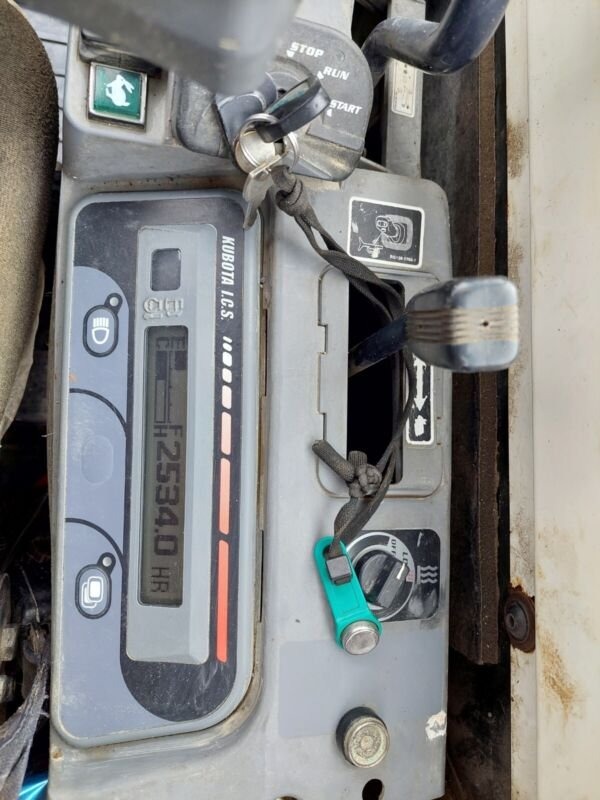 Kubota KX71-3 (2012) – Mini-pelle 2,5T – 2 534 h – 3 godets – Excellente condition – Image 4