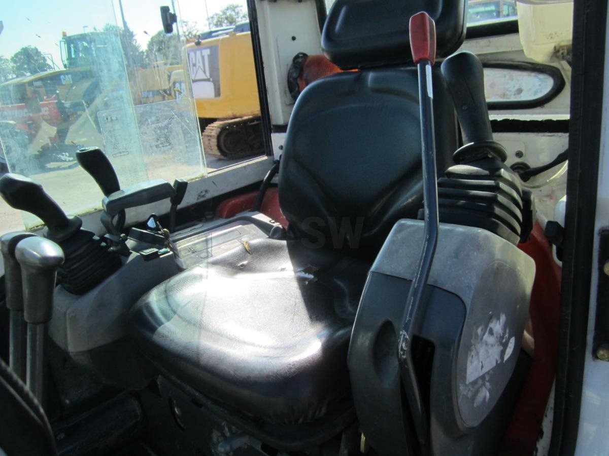 Kubota U25-3 (2005) – Mini-pelle 2,6T – 6 333 h – Révisée – 3 godets – Attache rapide – Image 6