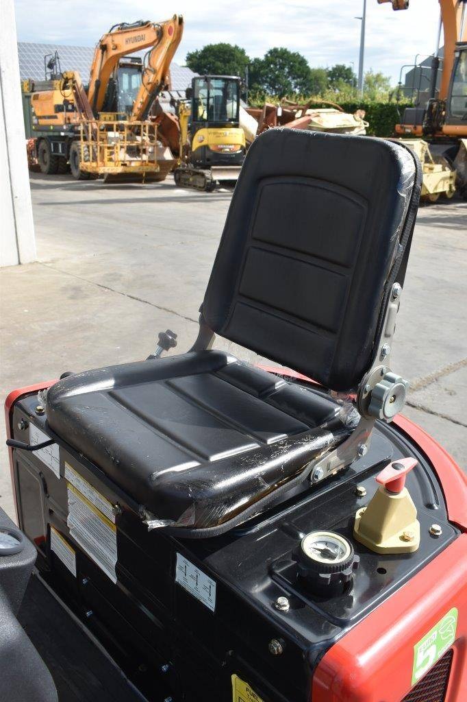 LUCLA TX10 – mini-pelle en occasion – Image 2