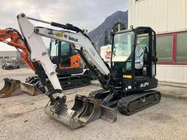 Mini-pelle BOBCAT E34 – modèle d’occasion en bon état – Image 10