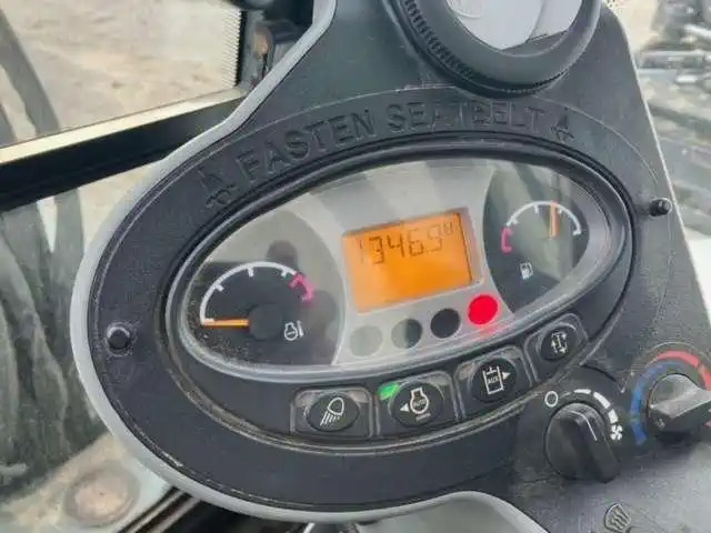 Mini-pelle BOBCAT E34 – modèle d’occasion en bon état – Image 9