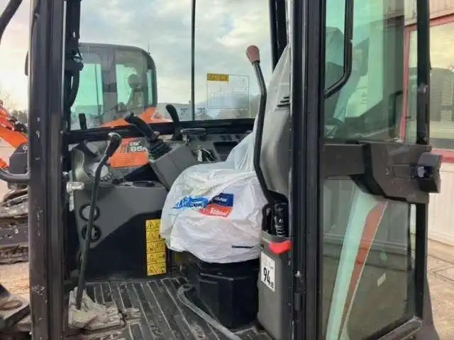 Mini-pelle BOBCAT E34 – modèle d’occasion en bon état – Image 7