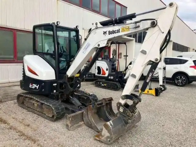 Mini-pelle BOBCAT E34 – modèle d’occasion en bon état – Image 5