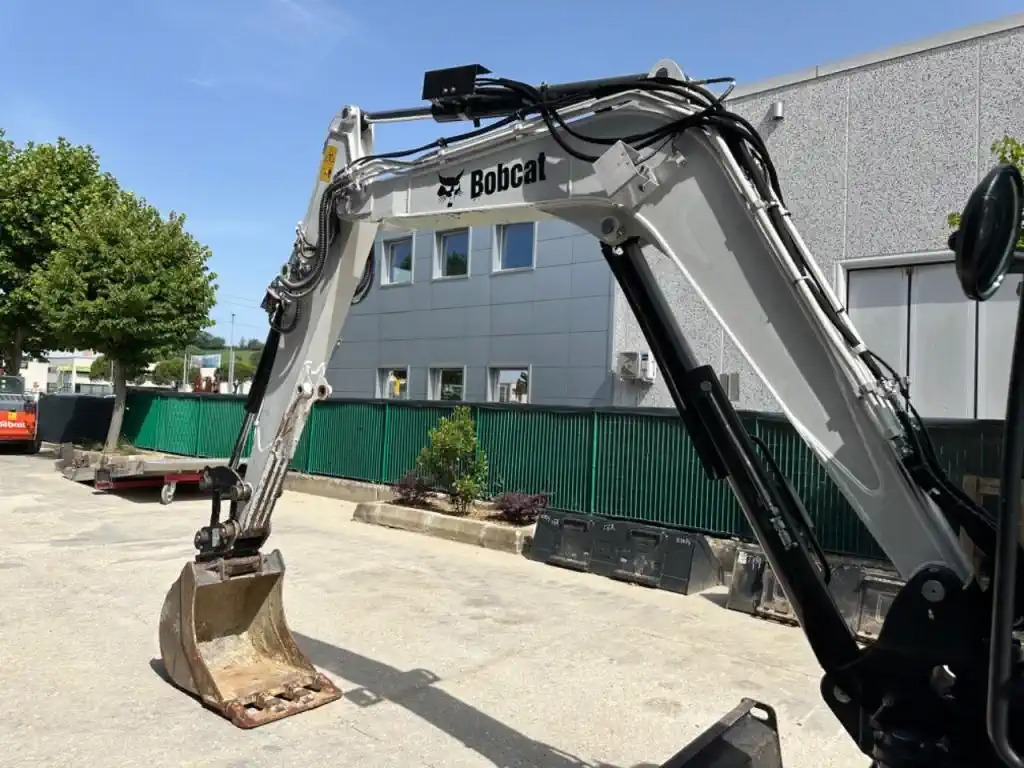 Mini-pelle BOBCAT E62 – Occasion en bon état, prête à l’emploi – Image 6