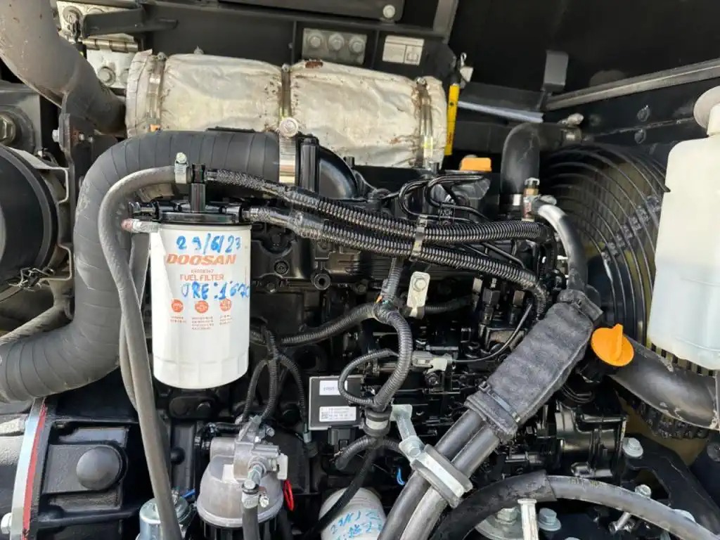 Mini-pelle BOBCAT E62 – Occasion en bon état, prête à l’emploi – Image 4