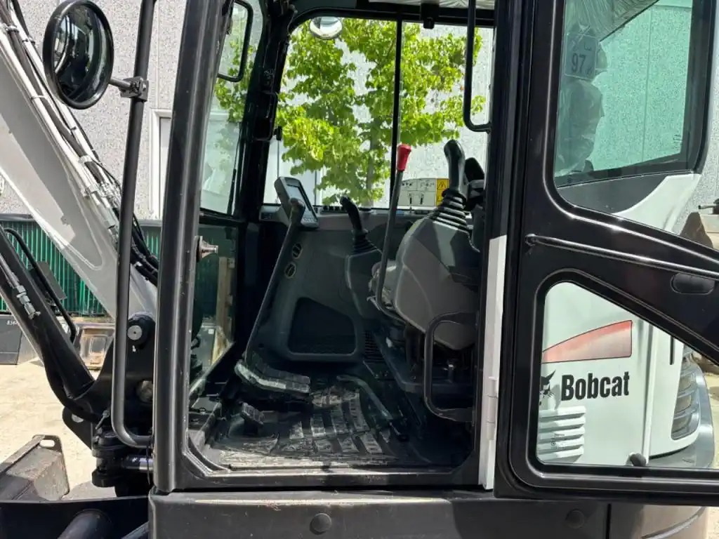 Mini-pelle BOBCAT E62 – Occasion en bon état, prête à l’emploi – Image 3