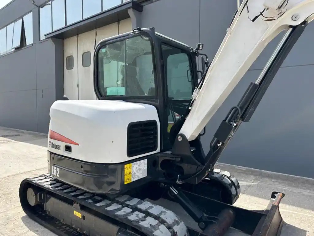 Mini-pelle BOBCAT E62 – Occasion en bon état, prête à l’emploi – Image 2