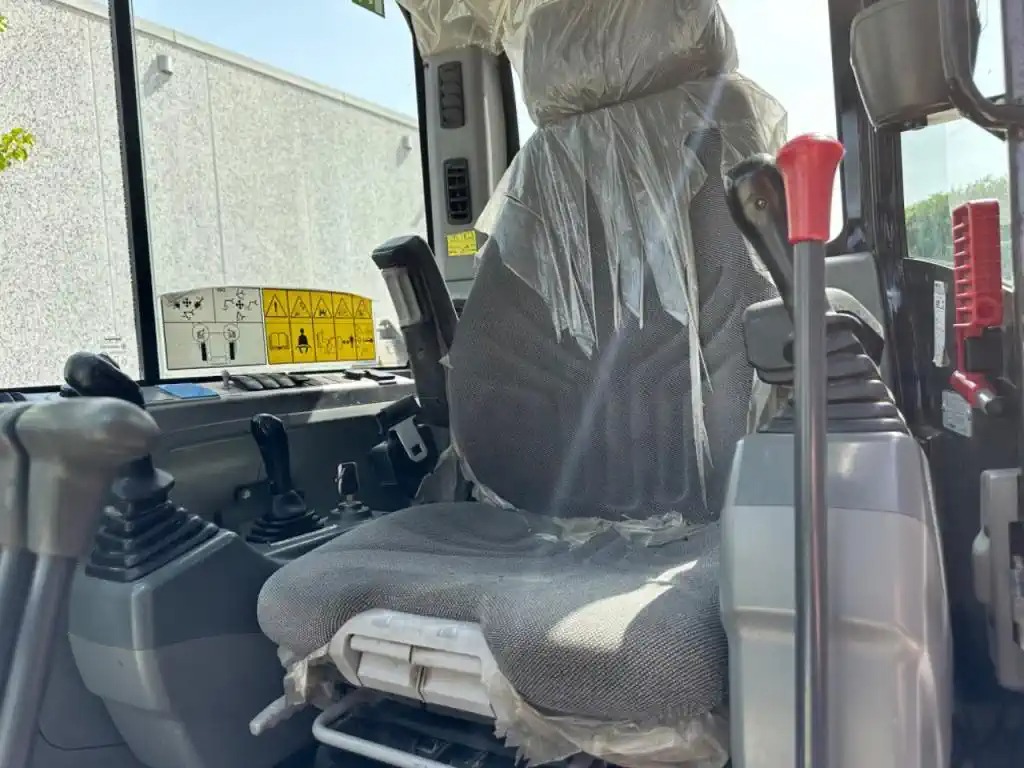 Mini-pelle BOBCAT E62 – Occasion en bon état, prête à l’emploi – Image 12