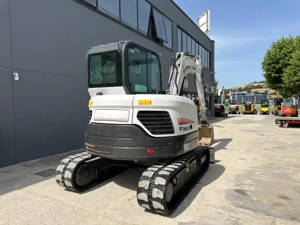 Mini-pelle BOBCAT E62 – Occasion en bon état, prête à l’emploi – Image 11