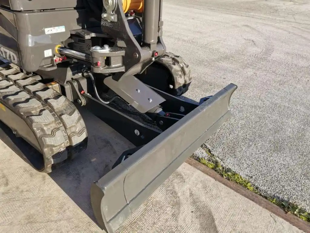 Mini-pelle CASE CX 17D – Occasion fiable et prête à l’emploi – Image 13