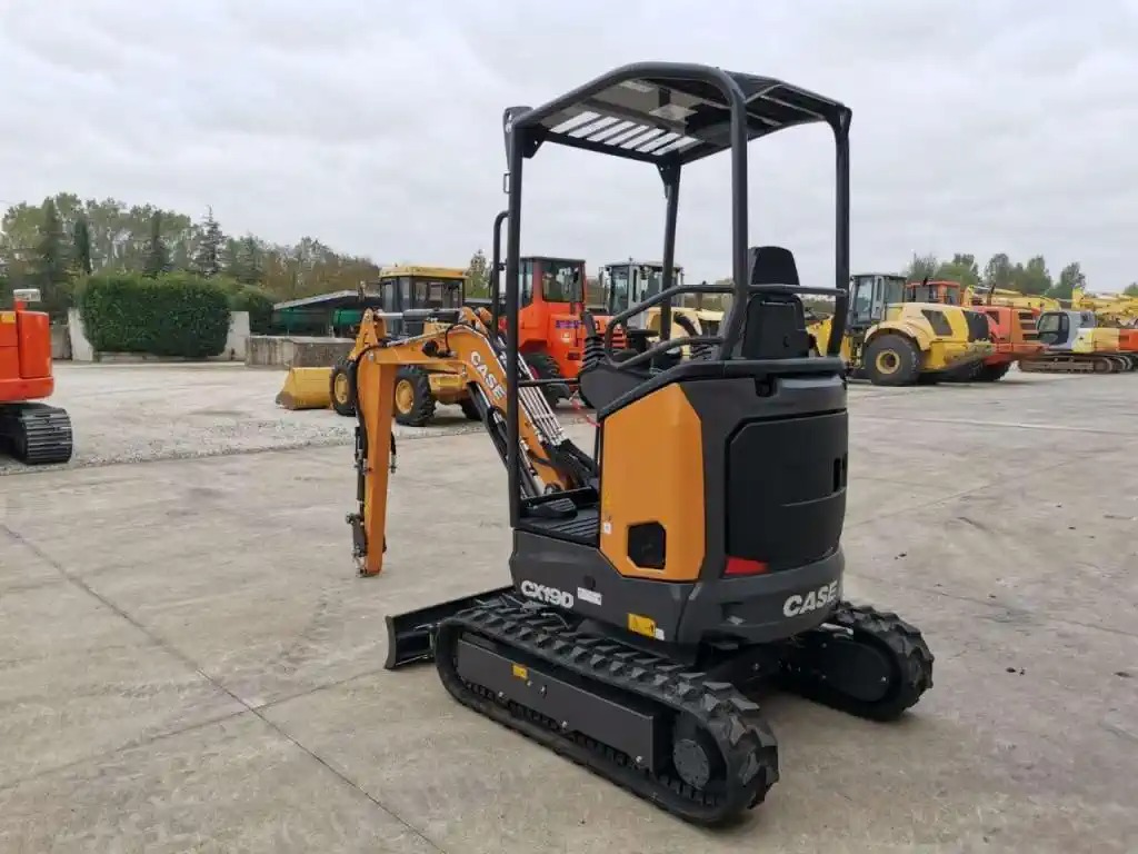 Mini-pelle CASE CX 19D – Occasion en très bon état, prête à l’emploi – Image 3
