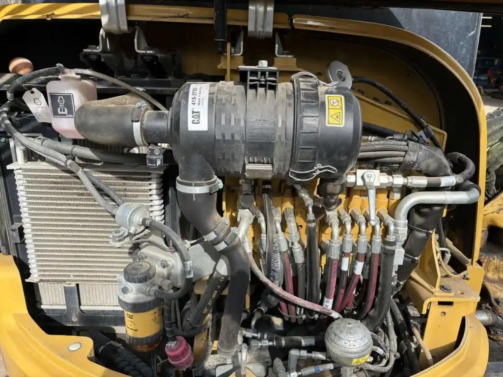 Mini-pelle Caterpillar 303.5E CR d’occasion – Image 10