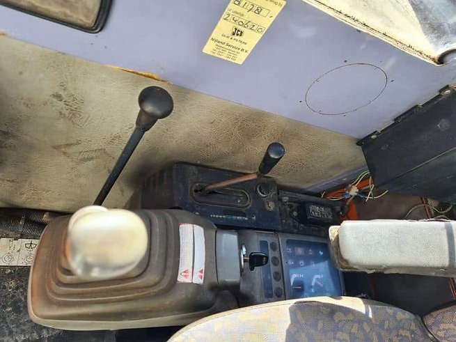 Mini-pelle Hitachi EX30 d’occasion 2006– Compacte, fiable – Image 4