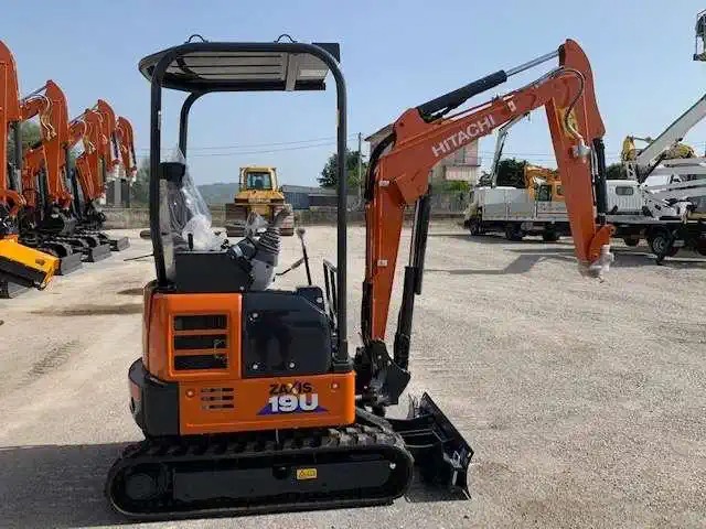 Mini-pelle Hitachi ZAXIS 19 U – modèle d’occasion prêt à l’emploi – Image 6
