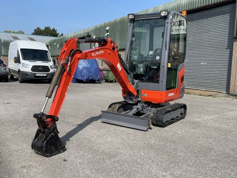 Mini-pelle Kubota KX016-4 (2013) – 1,6T – 2 971 h – Révisée avec cabine climatisée