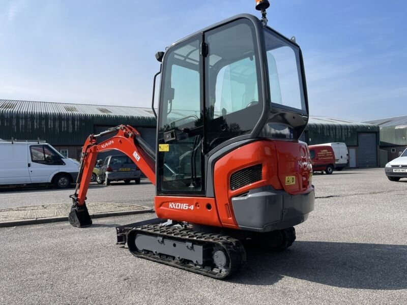 Mini-pelle Kubota KX016-4 (2013) – 1,6T – 2 971 h – Révisée avec cabine climatisée – Image 4