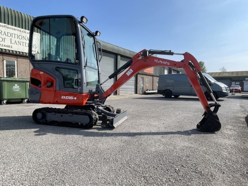 Mini-pelle Kubota KX016-4 (2013) – 1,6T – 2 971 h – Révisée avec cabine climatisée – Image 3