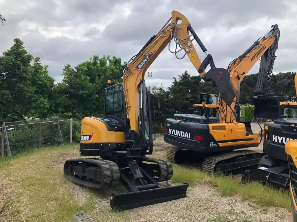 Mini-pelle SANY SY50U d’occasion en excellent état – Image 6