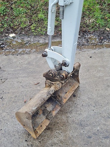 Mini pelle TAKEUCHI TB016 d’occasion – Poids 1.6 tonne – Image 4