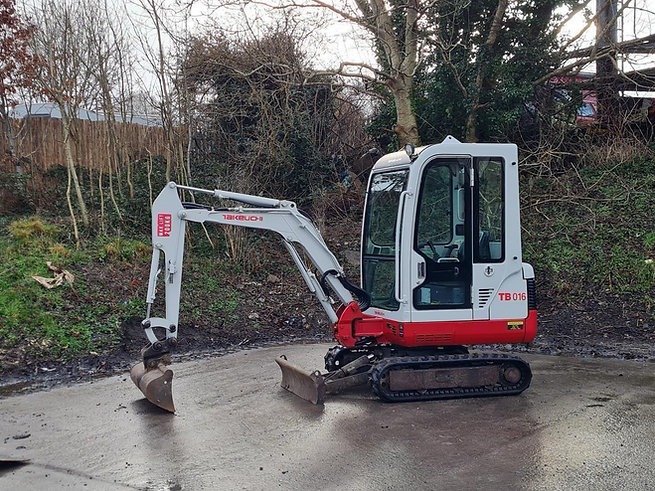 Mini pelle TAKEUCHI TB016 d’occasion – Poids 1.6 tonne