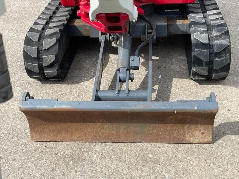 Mini-pelle Takeuchi TB216 d’occasion (2015) – 1,8 tonnes – 3 365 heures – Entièrement révisée – Image 4
