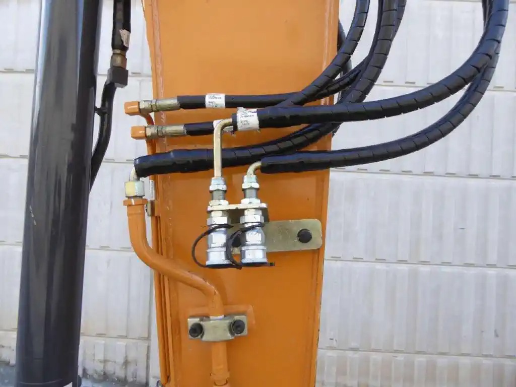 Mini-pelle compacte CASE CX 60C – modèle d’occasion – Image 16