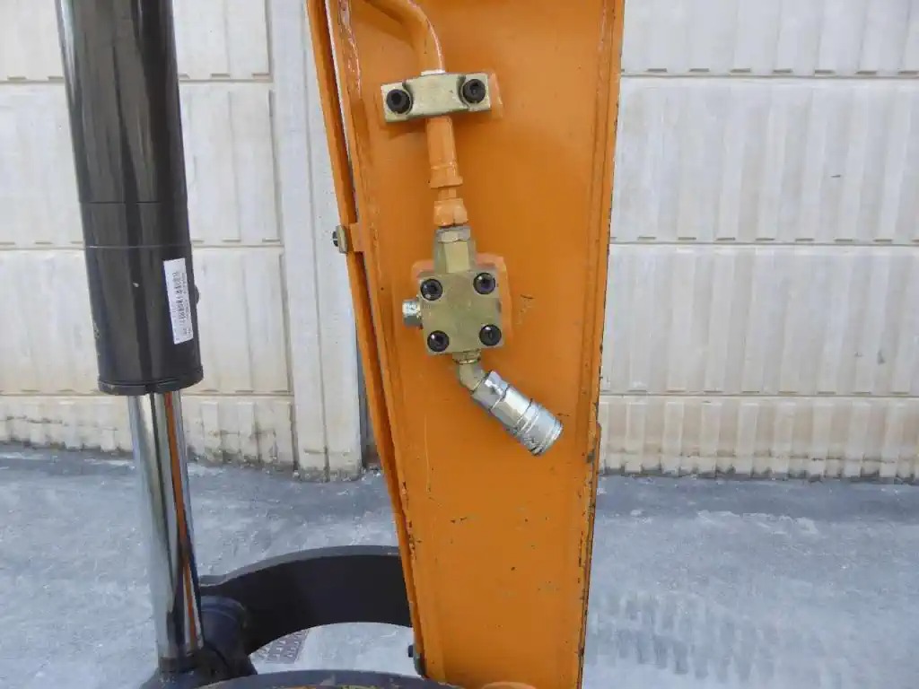 Mini-pelle compacte CASE CX 60C – modèle d’occasion – Image 15