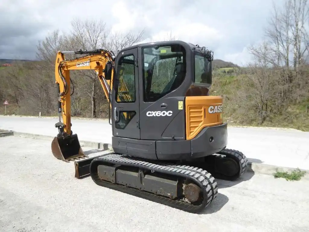Mini-pelle compacte CASE CX 60C – modèle d’occasion – Image 3