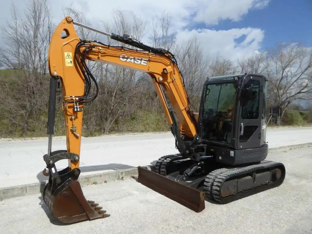 Mini-pelle compacte CASE CX 60C – modèle d’occasion – Image 2