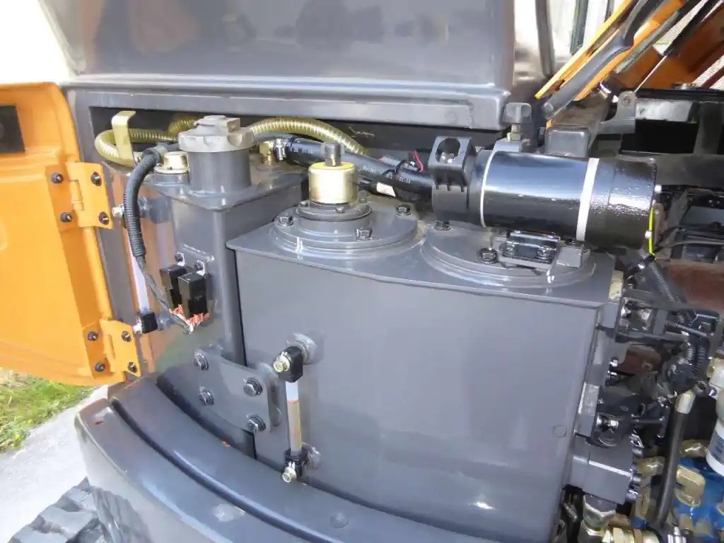 Mini-pelle compacte CASE CX 60C – modèle d’occasion – Image 25