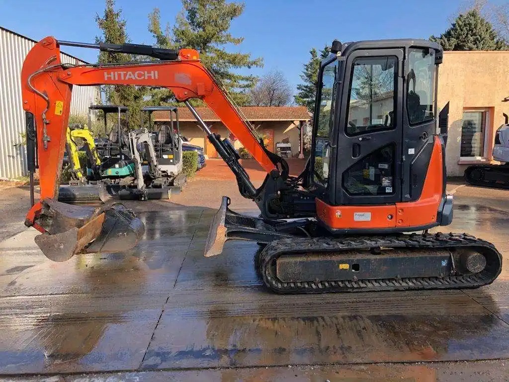 Mini-pelle compacte Hitachi ZX48U-5A CLR d’occasion – Image 9