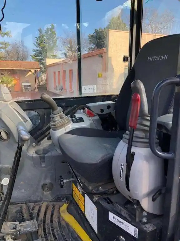 Mini-pelle compacte Hitachi ZX48U-5A CLR d’occasion – Image 5