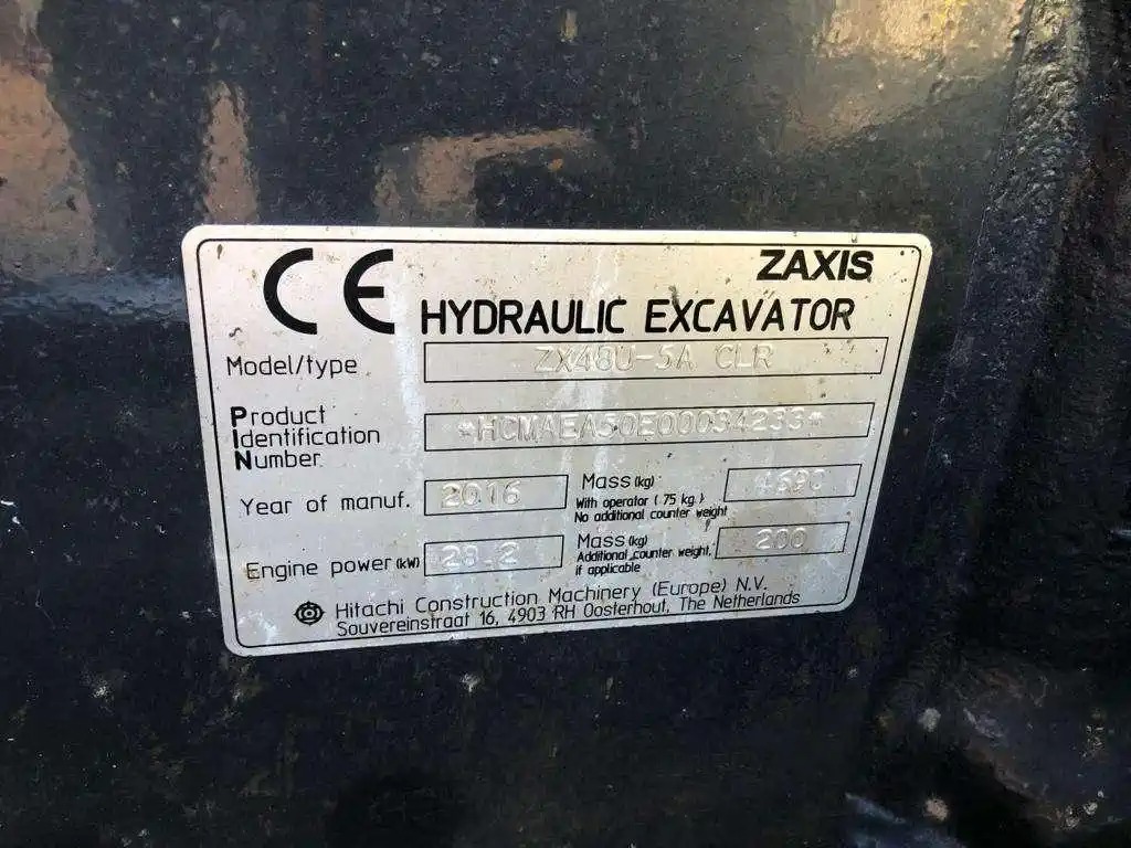 Mini-pelle compacte Hitachi ZX48U-5A CLR d’occasion – Image 3