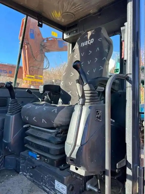 Mini-pelle d’occasion CASE CX60C – Image 7