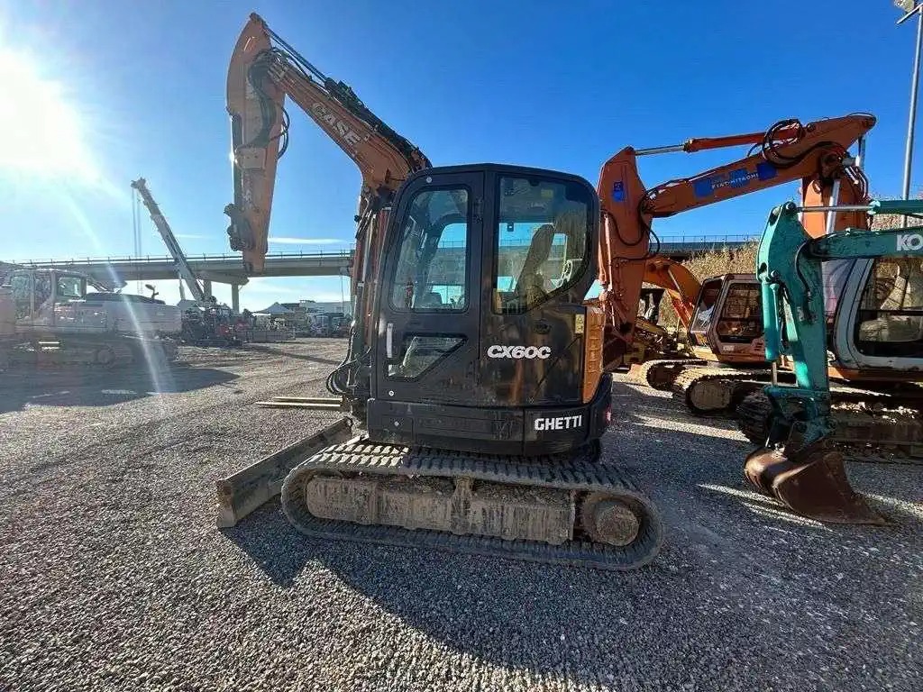 Mini-pelle d’occasion CASE CX60C – Image 5