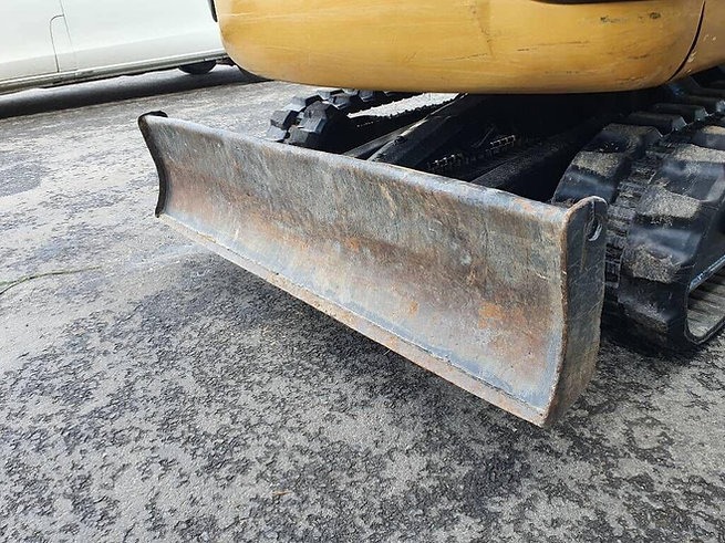 Mini-pelle d’occasion Caterpillar 302.5 – Image 9