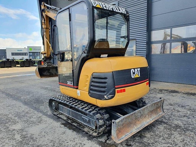 Mini-pelle d’occasion Caterpillar 302.5 – Image 3