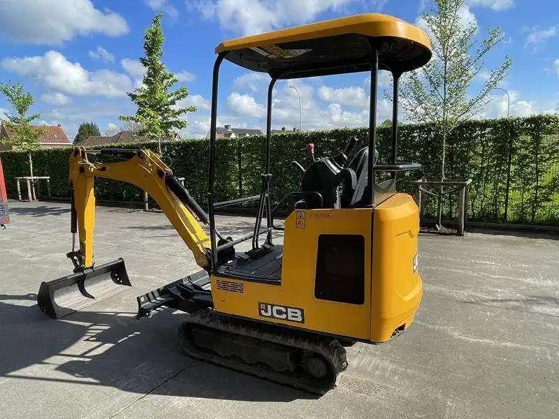 Mini-pelle d’occasion JCB 15C-1 – Image 2